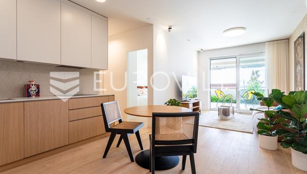 Split, Bel Etage, designerlejlighed med garageplads, første udlejning