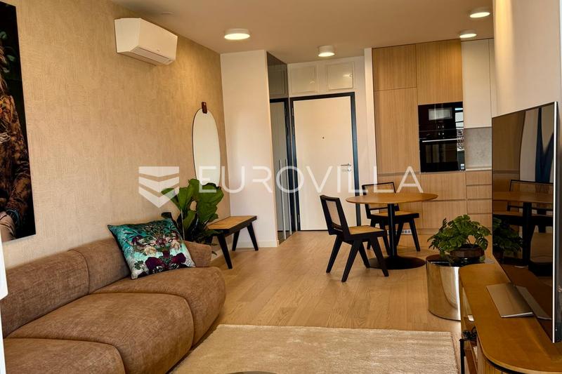 Split, Bel Etage, designový byt s garážovým stáním, první pronájem - 16