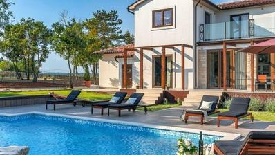 Istra, Hrboki, vrhunska moderna kvalitetna petfriendly villa 159 m² s bazenom, 1998 m² parcele