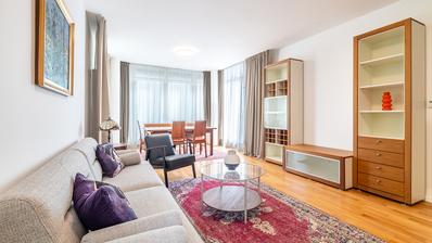 Zágráb, Vrhovec, jól karbantartott 90 m²-es két szobás lakás a magasföldszinten