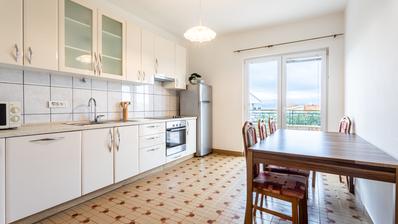 Omiš, Duće, prostrani dvosoban stan, 95,20 m²