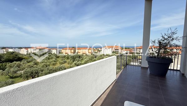 Fažana, Peroj - prekrasni dvoetažni stan s panoramskim pogledom na more i Brijunsko otočje
