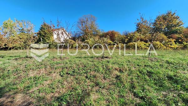 Karlovac, Tusilovic, 740 m² byggegrund med mulighed for at købe yderligere jord