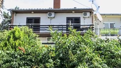 Dramalj, kuća na izuzetnoj lokaciji, ima četiri apartmana s pogledom na more