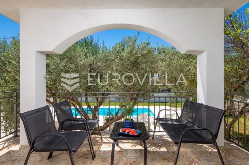 Posedarje, Slivnica, House with swimming pool and established tourist rental - 11