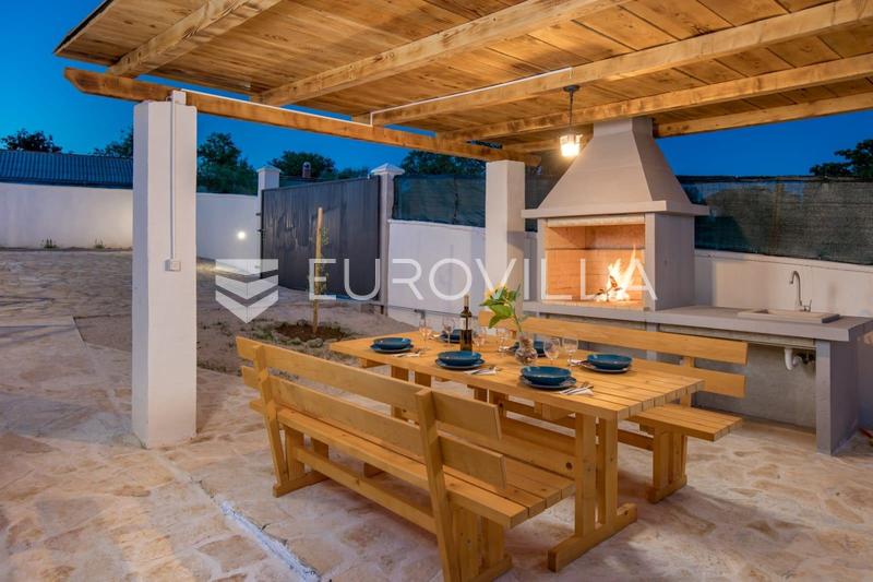 Posedarje, Slivnica, House with swimming pool and established tourist rental - 8