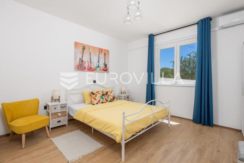 Posedarje, Slivnica, House with swimming pool and established tourist rental - 17