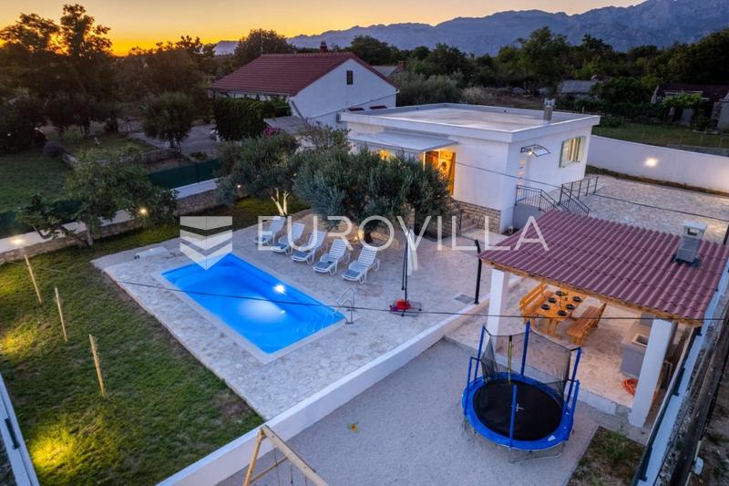 Posedarje, Slivnica, House with swimming pool and established tourist rental - 1