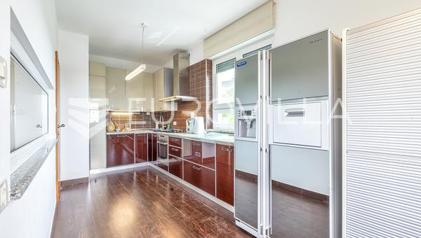 Zagreb, Srebrnjak, dvoetažni peterosobni stan 198,85 m²