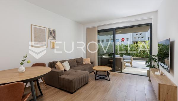 Dubrovnik, Lapad, trosoban apartman s terasom i garažnim mjestom