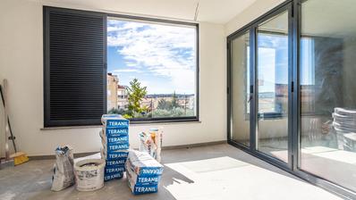 Trogir, apartamento funcional de dos dormitorios con logia