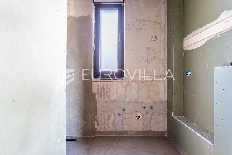 Trogir, functional two-bedroom apartment with a loggia - 6