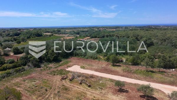 Ístria, Brtonigla - Terreno para construção com 604 m², ideal para uma villa de luxo com piscina.