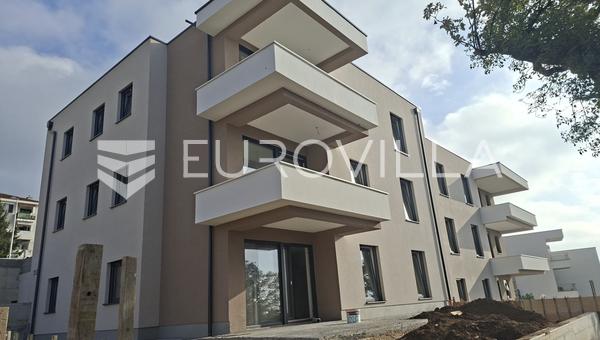 Rijeka, Donja Drenova, three-room apartment, 104.23 m², new construction with a garden.