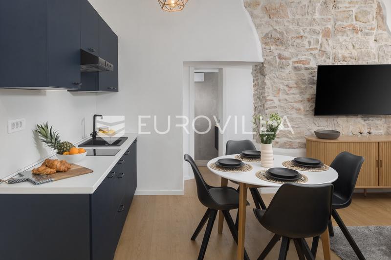 Pula, Centro - hermoso apartamento de dos dormitorios en alquiler cerca de la Arena de Pula, disponible a partir del 1 de octubre - 5