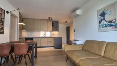 Split, Žnjan, moderan dvosoban stan s garažnim mjestom, prvi najam