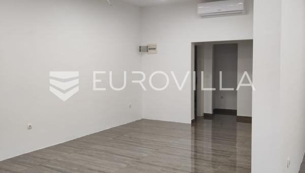 Požega, espacio de oficina moderno 38 m²