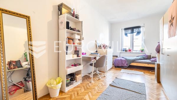 Zagreb, Ciudad Baja, apartamento de cinco habitaciones, 77 m²
