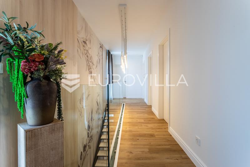 Trogir, Plano - Moradia de design moderna com piscina - 28