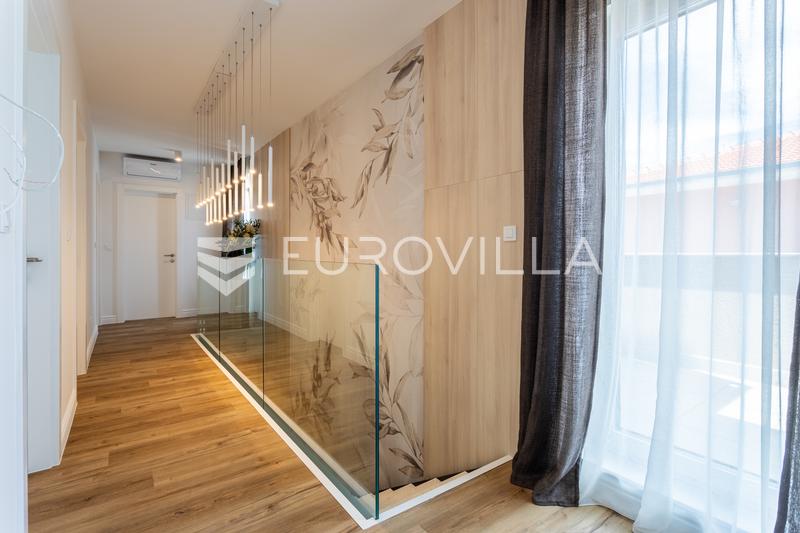 Trogir, Plano - Moradia de design moderna com piscina - 29