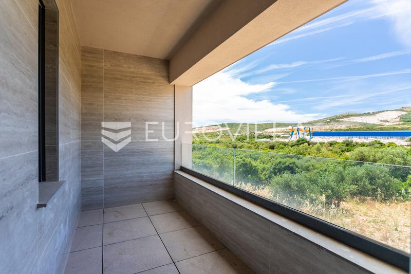 Trogir, Plano - Moradia de design moderna com piscina - 24