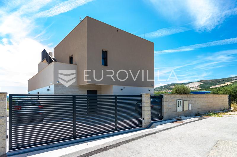 Trogir, Plano - Moradia de design moderna com piscina - 38