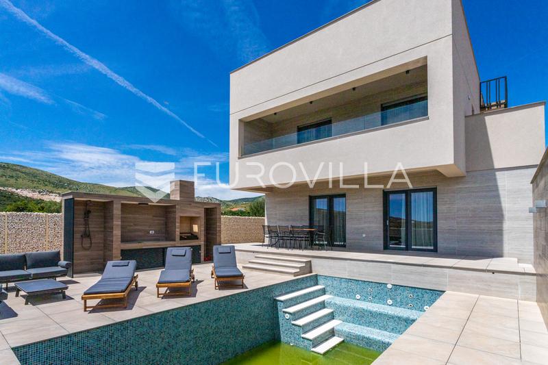 Trogir, Plano - Moradia de design moderna com piscina - 32