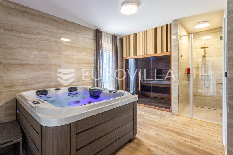 Trogir, Plano - Moradia de design moderna com piscina - 11