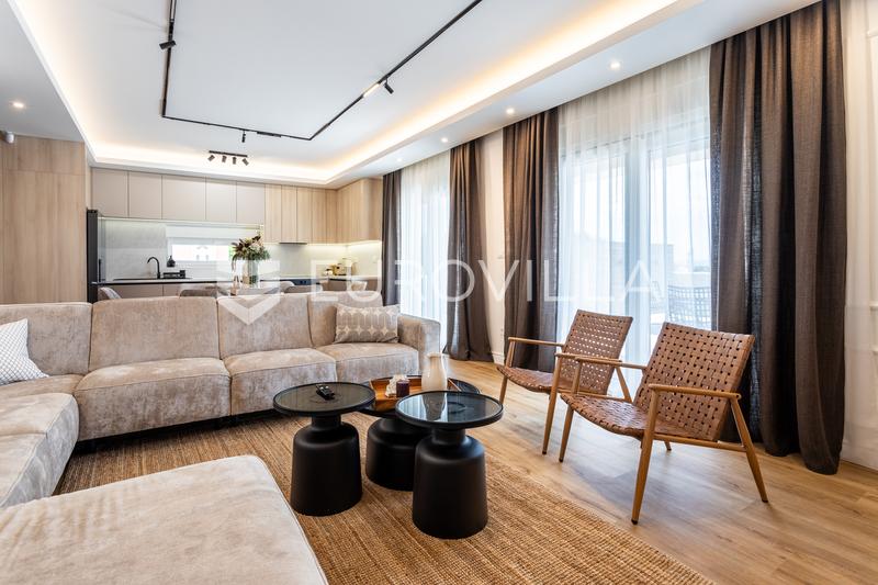 Trogir, Plano - Moradia de design moderna com piscina - 7