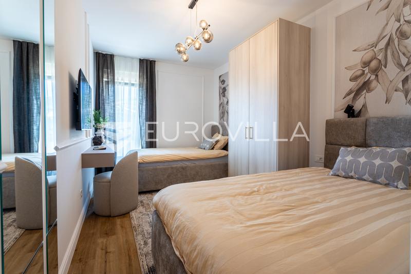 Trogir, Plano - Moradia de design moderna com piscina - 26