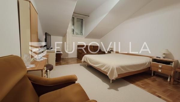 Two-bedrooms apartment, Center