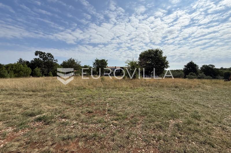 Istria, Smoljanci - terreno edificable de 707 m² en una zona tranquila - 1
