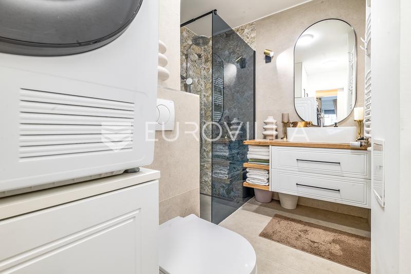 Zagreb, SREDNJACI, beautiful three-bedroom apartment, 2 balconies and storage room, 82 m²