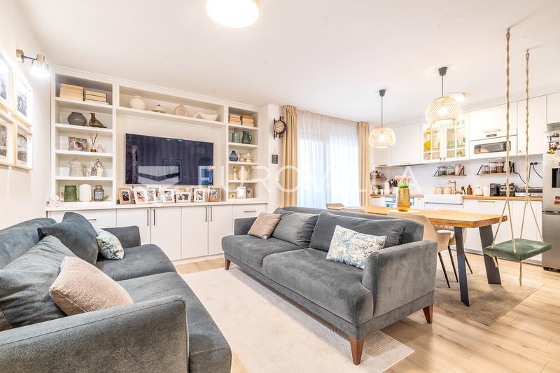 Zagreb, SREDNJACI, beautiful three-bedroom apartment, 2 balconies and storage room, 82 m²