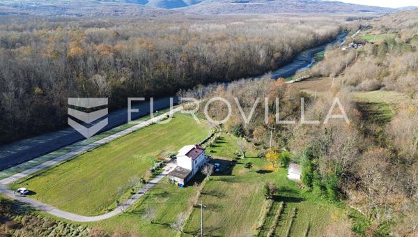 Motovun, Livade, FIRSAT, doğayla çevrili mükemmel arazi
