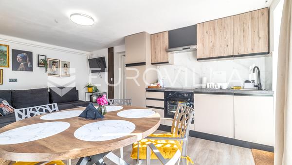 Zagreb, Gornja Dubrava, trosoban stan sa terasom i vrtom 65 m², uključene režije