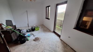 Karlovac, Popović Brdo, hiša 130 m² na parceli 5.250 m²