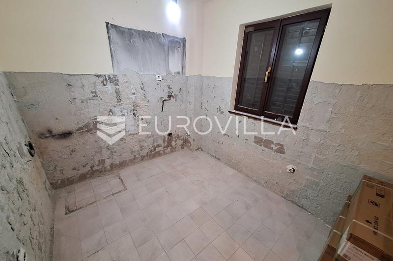 Karlovac, Popović Brdo, hiša 130 m² na parceli 5.250 m² - 4