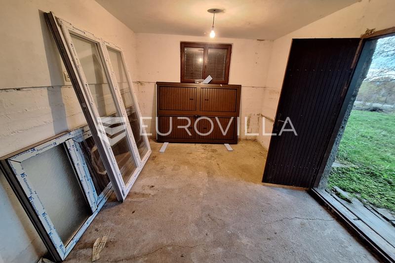Karlovac, Popović Brdo, hiša 130 m² na parceli 5.250 m² - 2