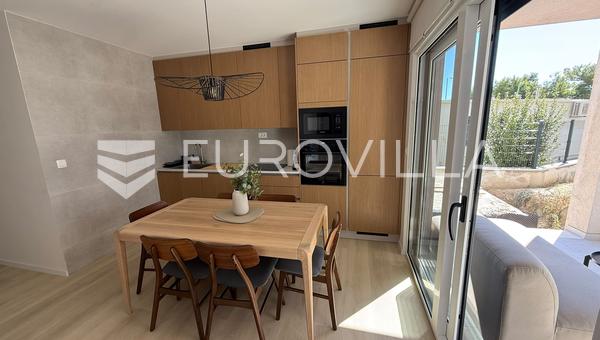 Podstrana, denize yakın, güzel konforlu kiralık daire
