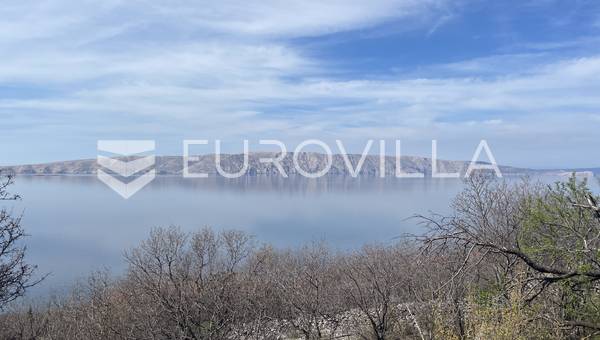 Senj, excelente terreno edificable de 1.420 m², vista al mar, a 300 m del mar
