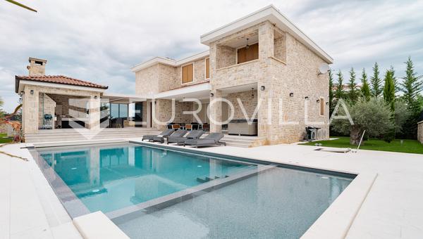 Zadar, Žerava - Luxury Stone Villa of Approx. 360 m², 5 En-Suite Bedrooms, Heated Infinity Pool