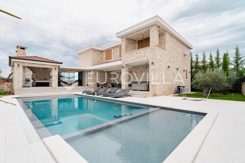 Zadar, Žerava - Luxury Stone Villa of Approx. 360 m², 5 En-Suite Bedrooms, Heated Infinity Pool - 1