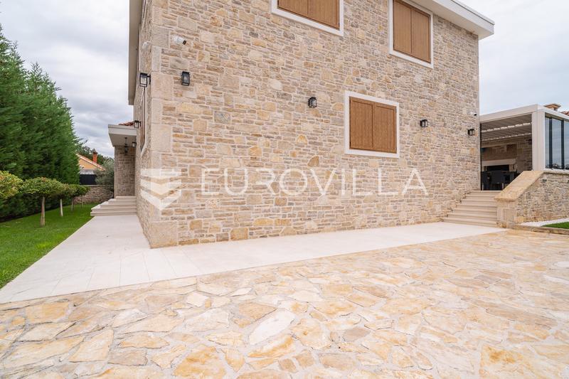 Zadar, Žerava - Luxury Stone Villa of Approx. 360 m², 5 En-Suite Bedrooms, Heated Infinity Pool - 37