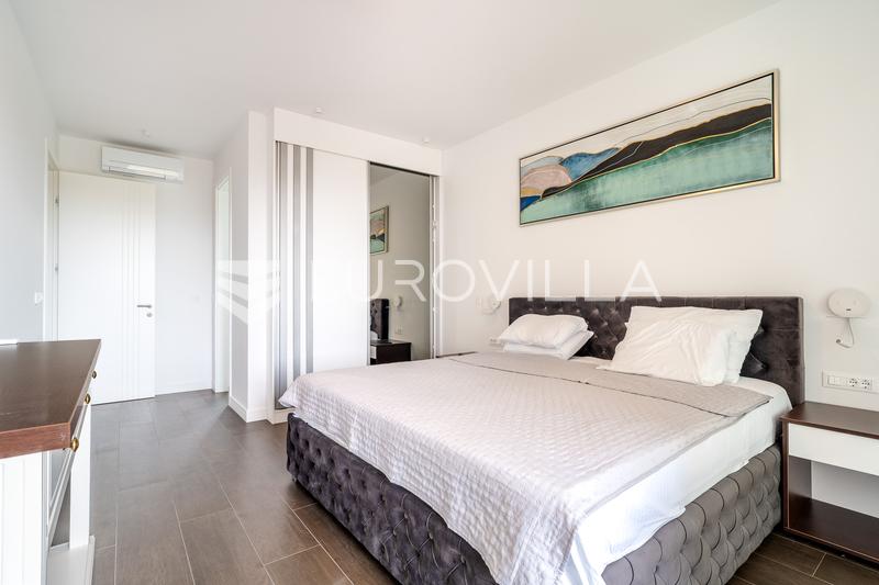 Zadar, Žerava - Luxury Stone Villa of Approx. 360 m², 5 En-Suite Bedrooms, Heated Infinity Pool - 4