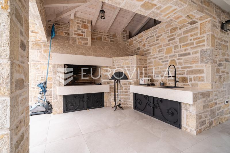 Zadar, Žerava - Luxury Stone Villa of Approx. 360 m², 5 En-Suite Bedrooms, Heated Infinity Pool - 34