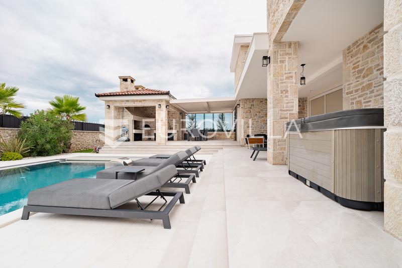 Zadar, Žerava - Luxury Stone Villa of Approx. 360 m², 5 En-Suite Bedrooms, Heated Infinity Pool - 29