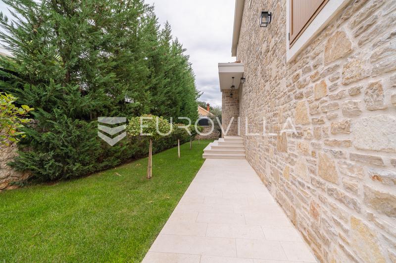 Zadar, Žerava - Luxury Stone Villa of Approx. 360 m², 5 En-Suite Bedrooms, Heated Infinity Pool - 40