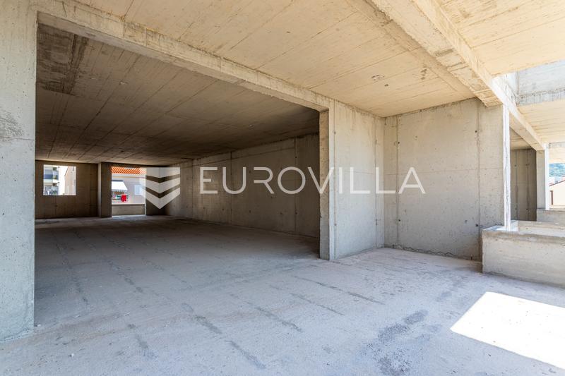 Makarska, nach Süden ausgerichtete Zweizimmerwohnung im zweiten Stock eines Neubaus - 2