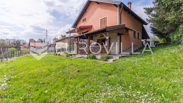 Varazdinske Toplice, Martinkovec, fredelig oase med et sommerhus og stort vinmarkspotentiale